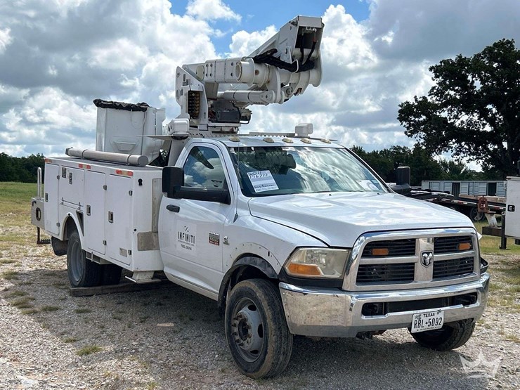 2011-ram-5500-4x4-altec-at40m-40ft.-bucket-truck-image-4