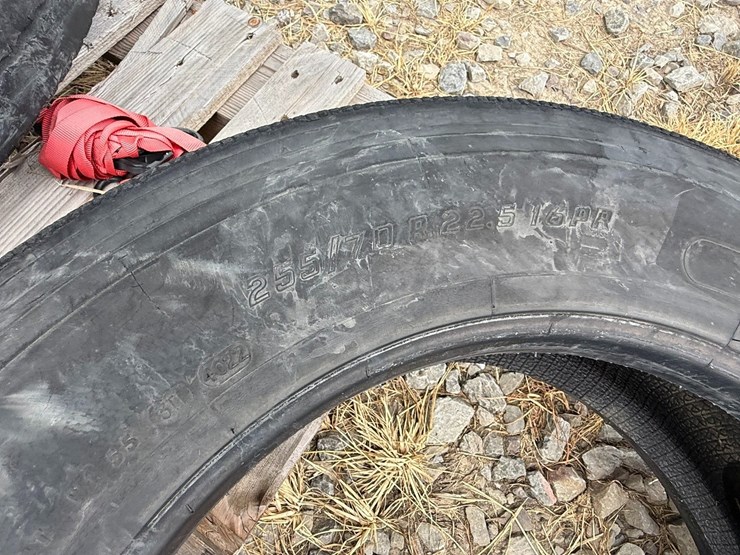 #42818-•-lot-of-(2)-firestone-255/70r22.5-tires-inv#-42818-image-4