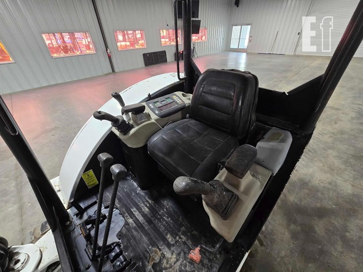 2008-bobcat-325g-image-17