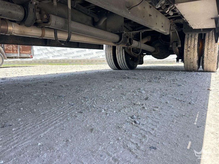2016-freightliner-b2-image-32