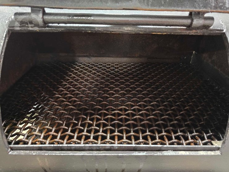 homemade-trailer-mounted-bbq-pit-image-9