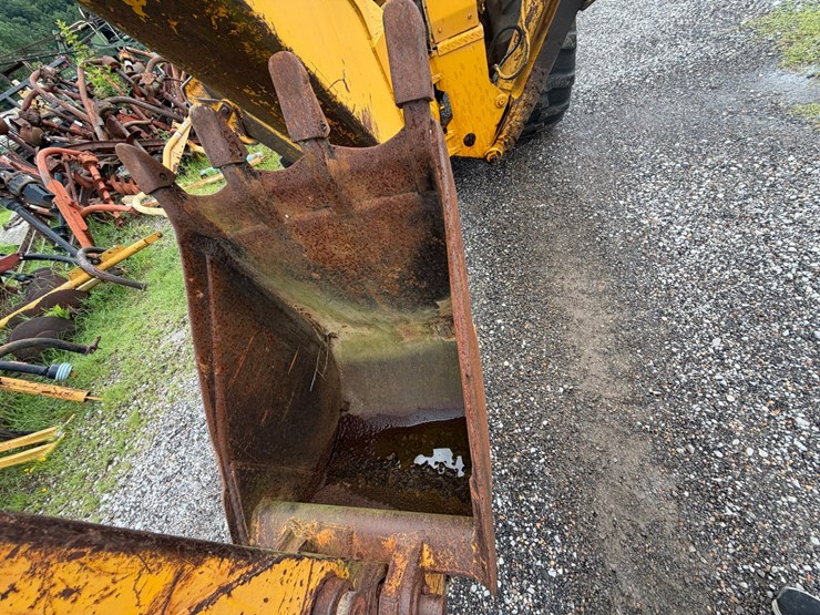1976-deere-310a-image-9