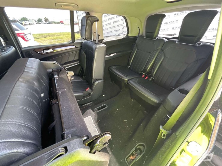 2013-mercedes-benz-gl450-image-23