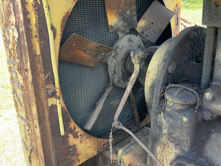 caterpillar-twenty-image-37