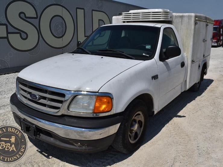 2004-ford-f150-image-1