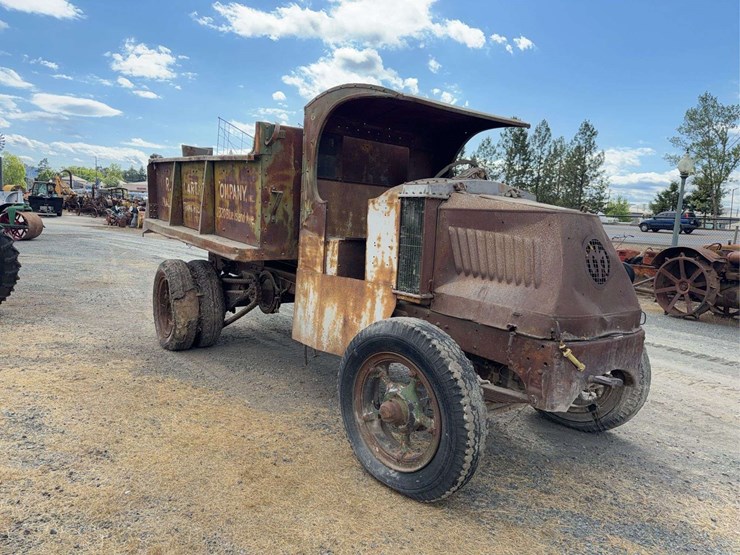 mack-c-cab-dump-truck-image-7