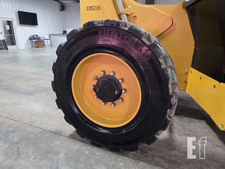 2016-caterpillar-tl642d-image-24