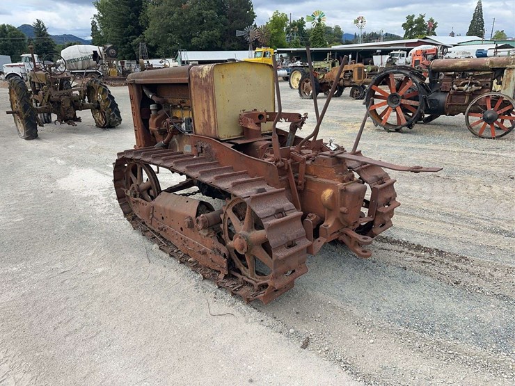 holt-caterpillar-image-3