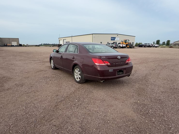 2005-toyota-avalon-sedan-image-7