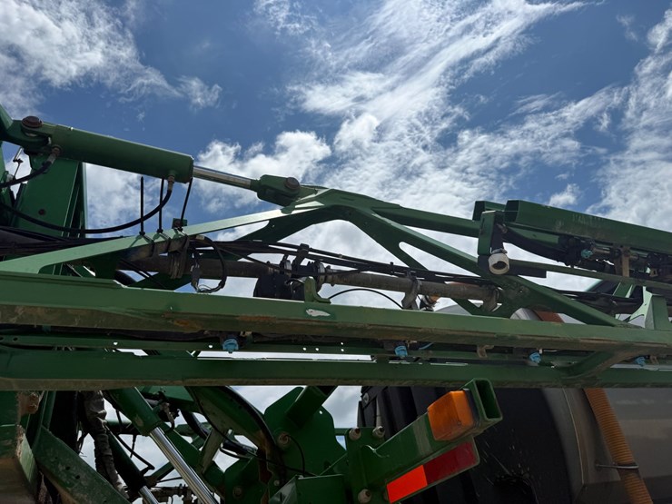 2016-john-deere-r4038-image-73