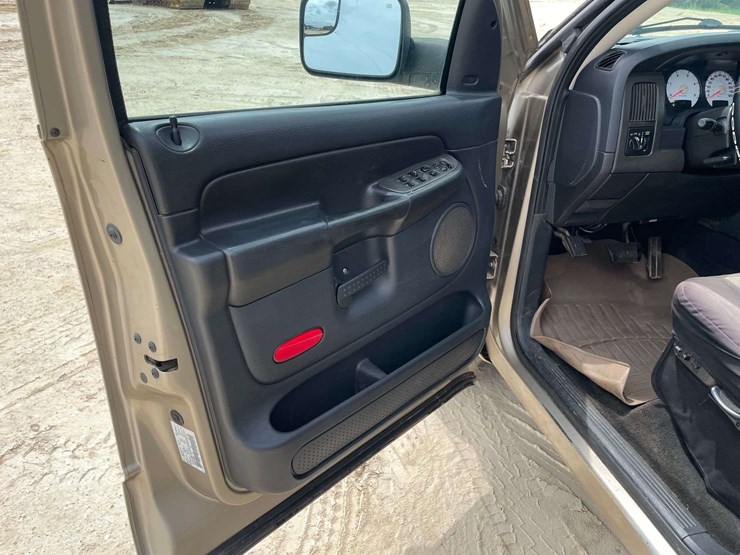 2004-dodge-ram-2500-image-9