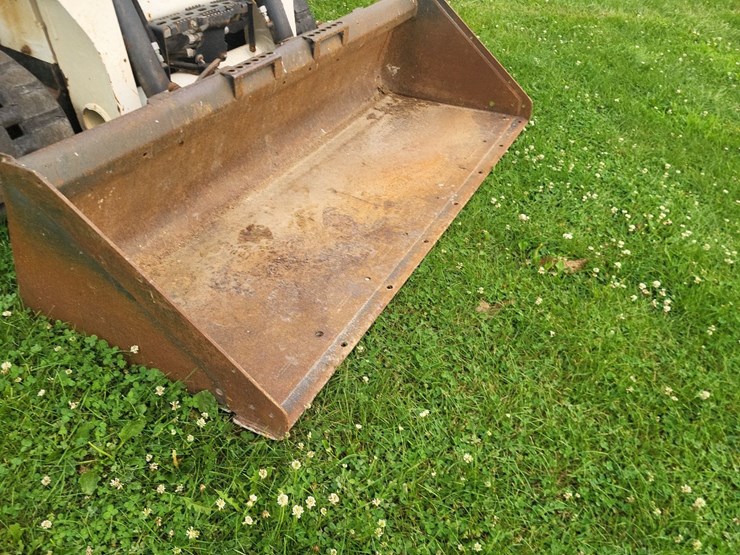 2016-bobcat-t590-skid-loader-image-31