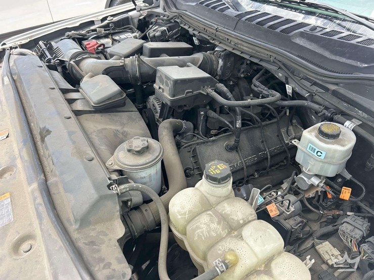 2022-ford-f250-image-8