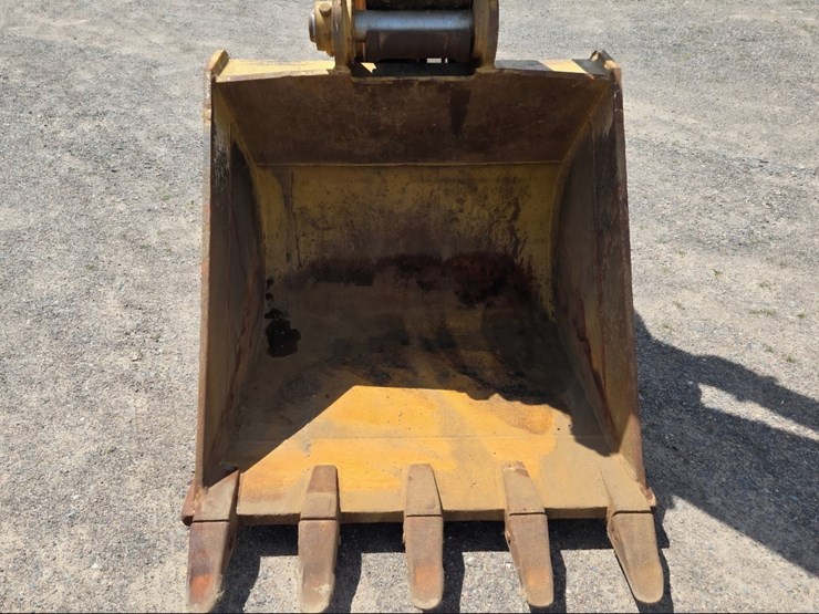 deere-200c-lc-image-15