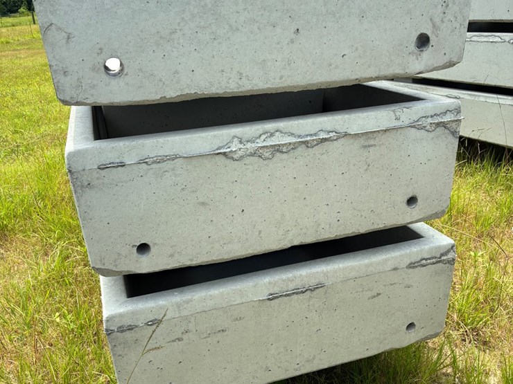 #20273-•-feed-troughs-image-2