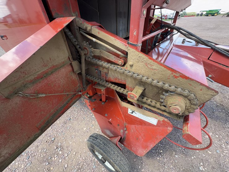 2005-hesston-814-image-10