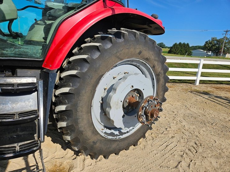 massey-ferguson-7624-image-59