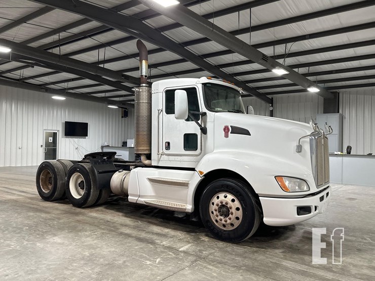 2009-kenworth-t660-image-2