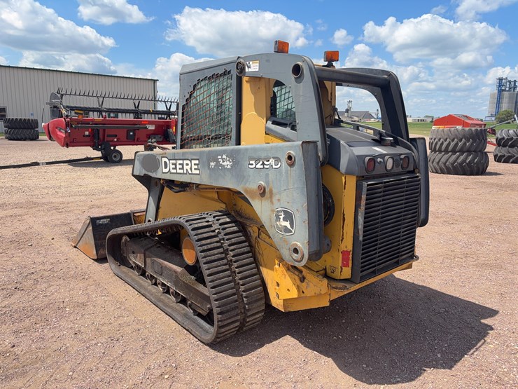 2011-john-deere-329d-image-7