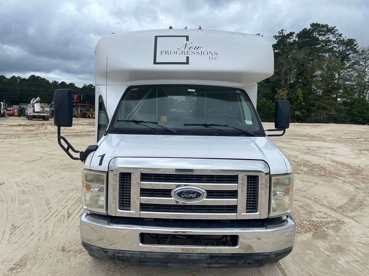 2010-ford-e450-image-5