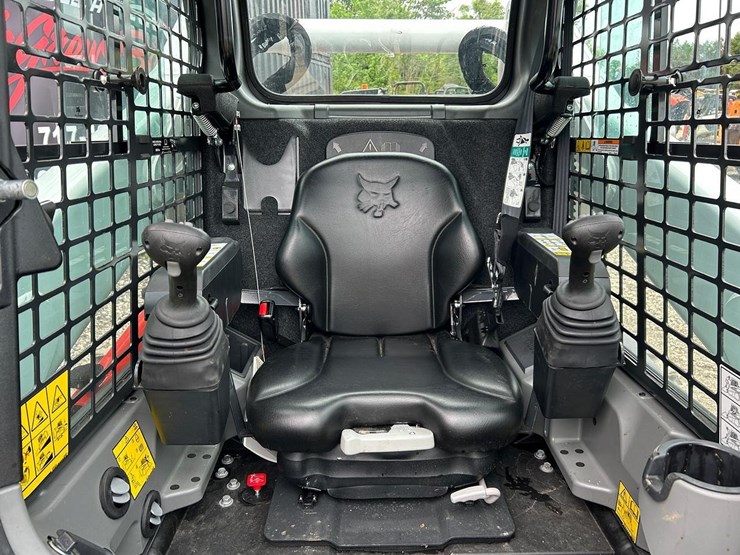 2024-bobcat-s650-image-17