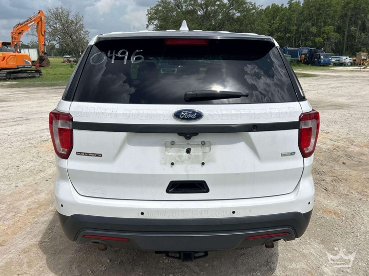 2016-ford-explorer-image-24