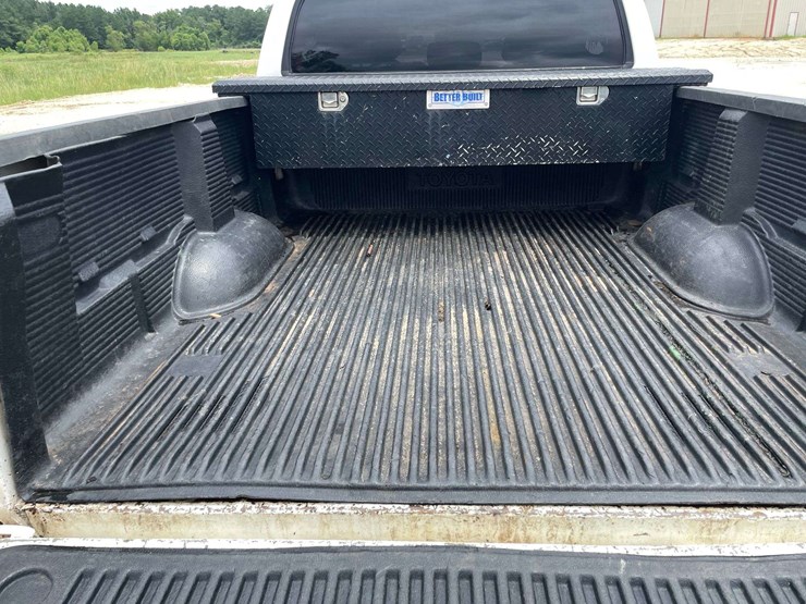 2004-toyota-tundra-image-15