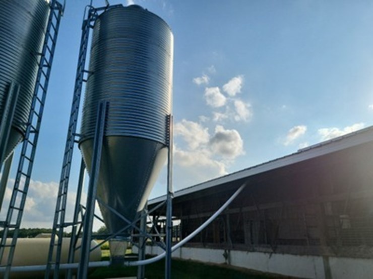 chore-time-11-ton-feed-bin-w/steel-support-and-boot---west-bin-image-4