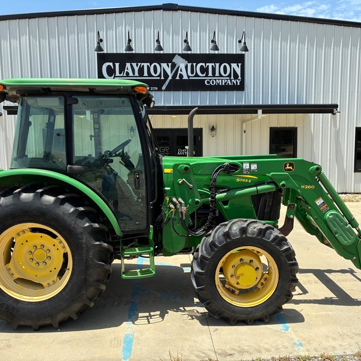 JOHN DEERE 5093E