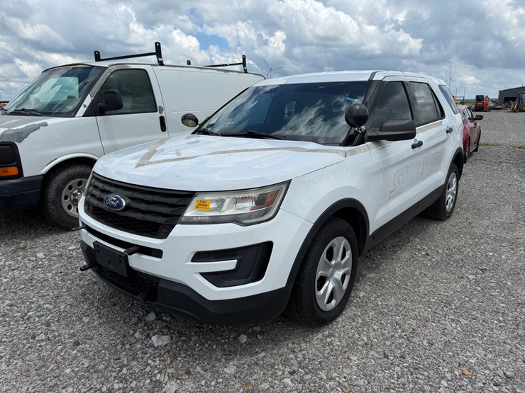 2017-ford-explorer-image-1