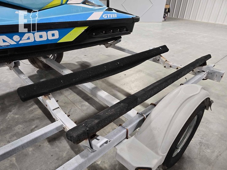 sea-doo-gti-se-155-jet-ski-image-15