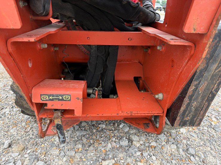 ditch-witch-c12-image-17