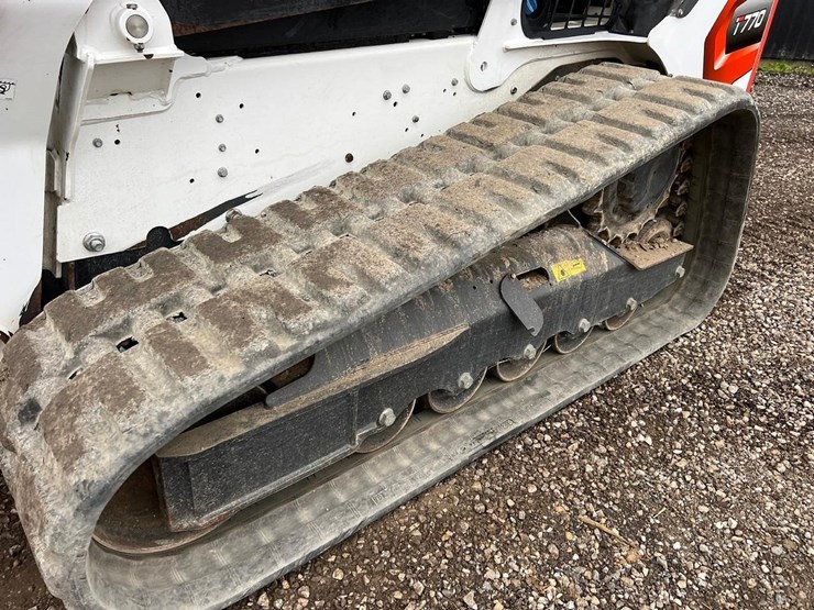 2023-bobcat-t770-image-13