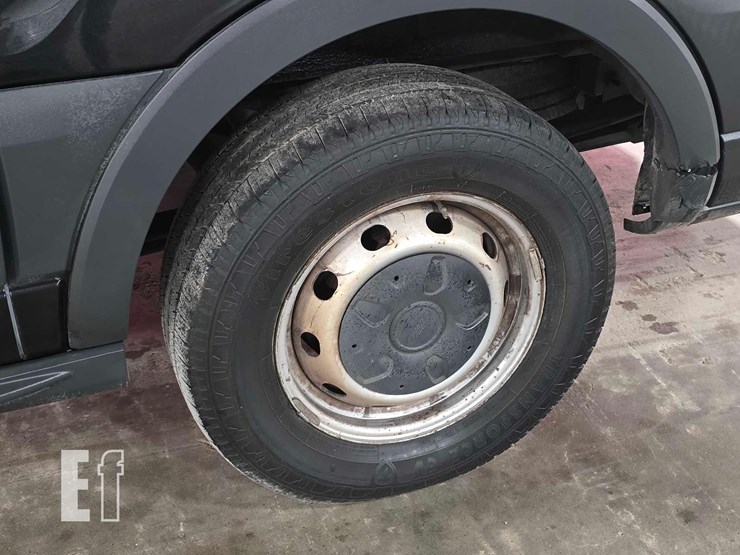 2015-ford-transit-image-22