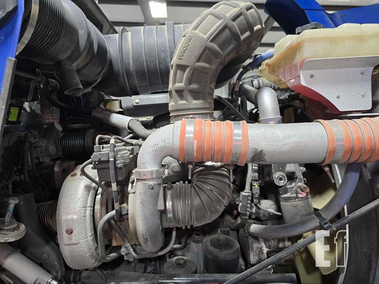 2013-kenworth-t800-image-21