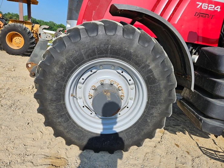 massey-ferguson-7624-image-73