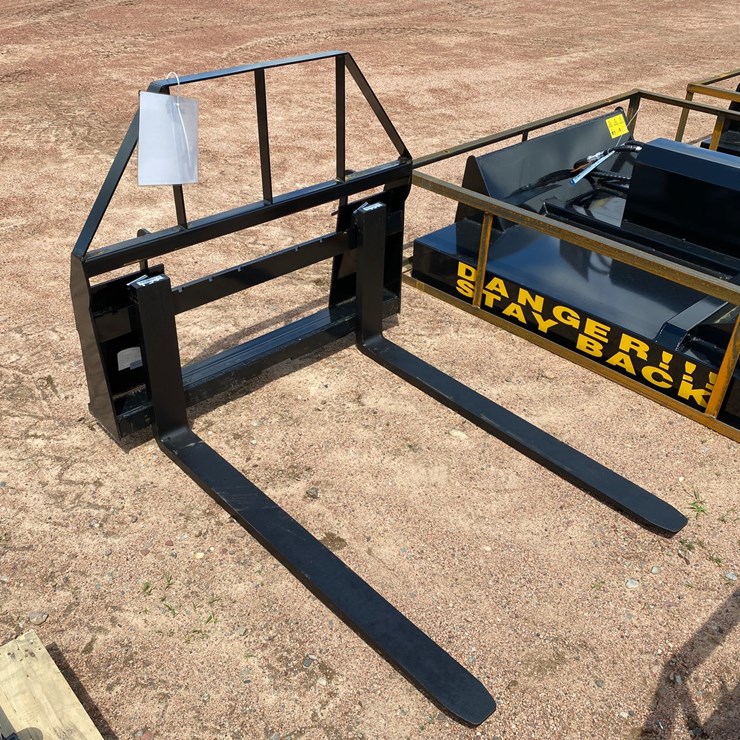 #14539 • New 2026 Mower King Pallet Forks (Mosinee, WI)