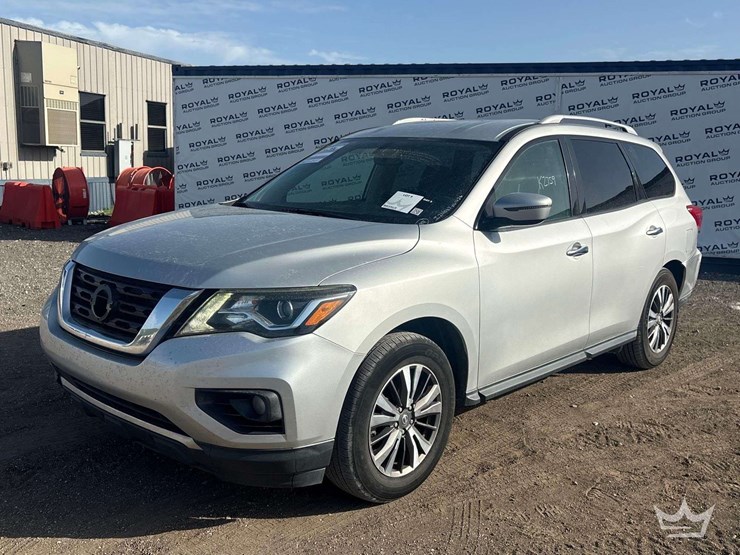 2017-nissan-pathfinder-image-1
