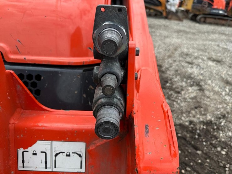 2023-kubota-scl1000-image-11