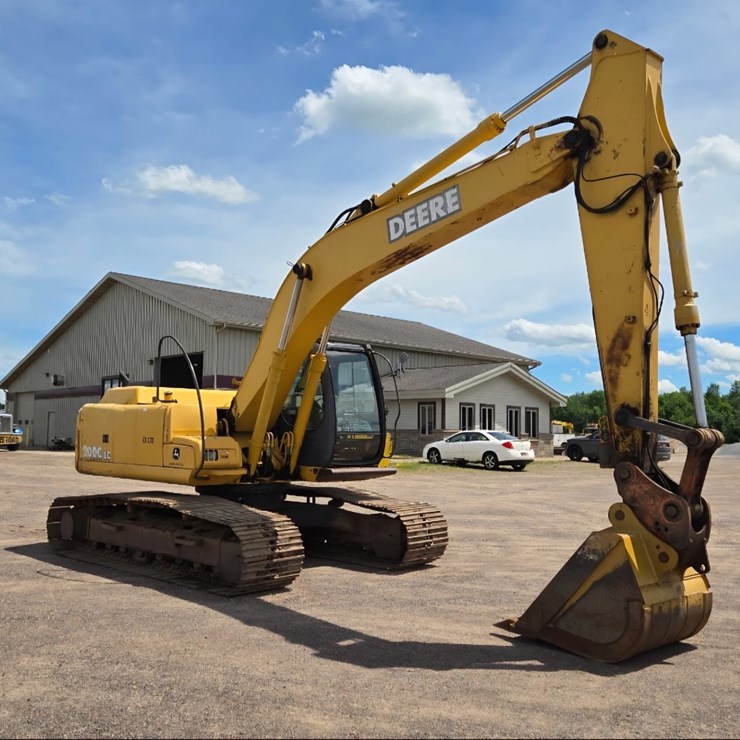 DEERE 200C LC