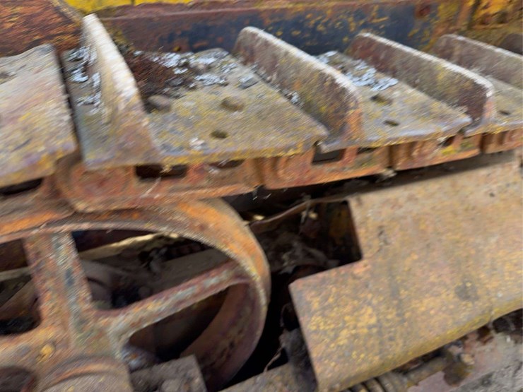 caterpillar-ten-image-9