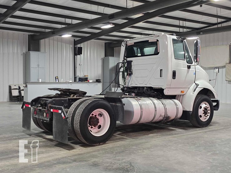 2015-international-transtar-8600-image-3