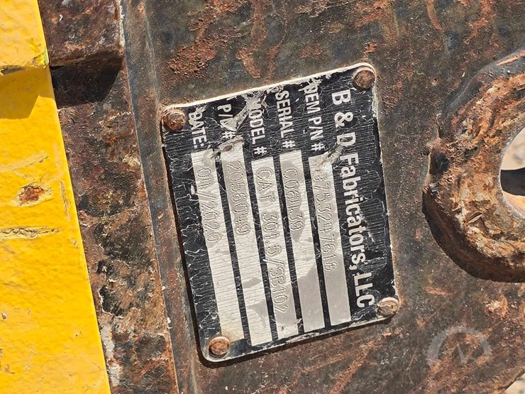 epiroc-1t-sb102-200-lb-hydraulic-hammer-image-3