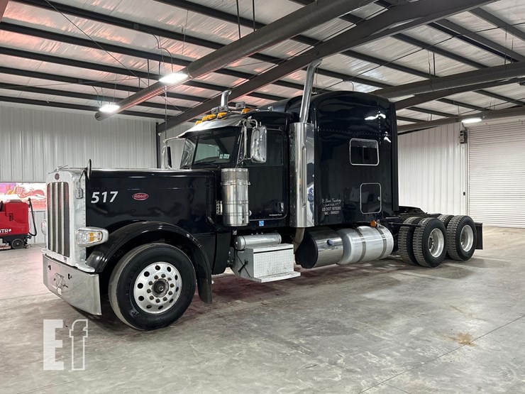 2017-peterbilt-389-image-1
