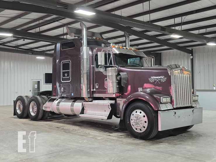 2009-kenworth-w900-image-2
