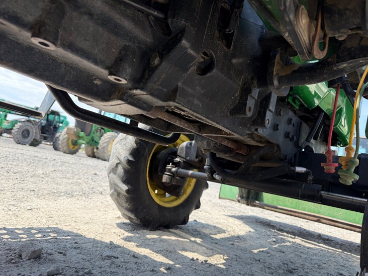 2000-john-deere-4200-image-28