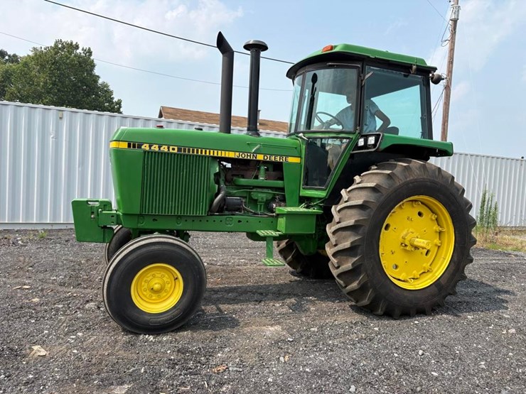 john-deere-4440-image-1