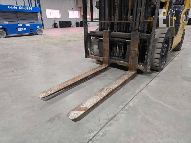 2020-caterpillar-gp25n-image-9