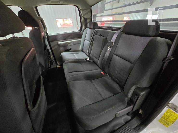 2013-2013-chevrolet-silverado-flatbed-truck-6591-image-15