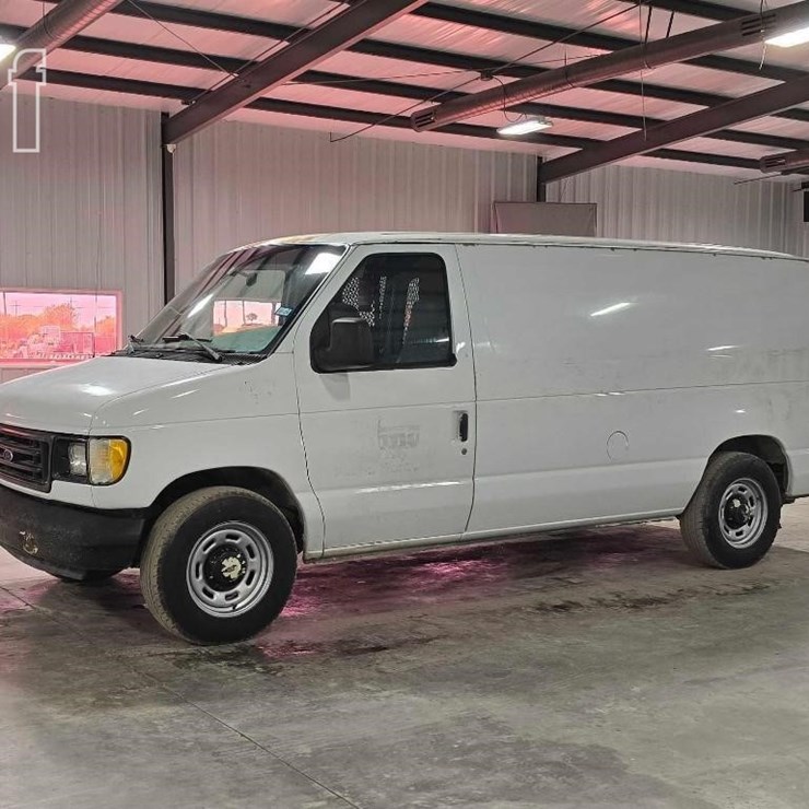 2005 2005 FORD ECONOLINE VAN 6670